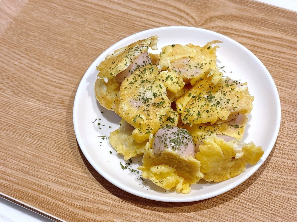 できあがった「魚肉ソーセージのピカタ」