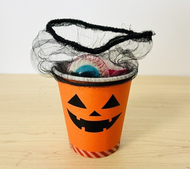 紙コップでハロウィンラッピング