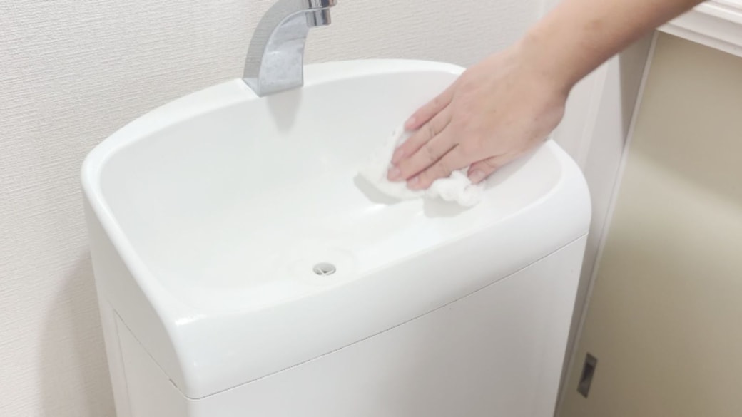 洗剤拭きをする