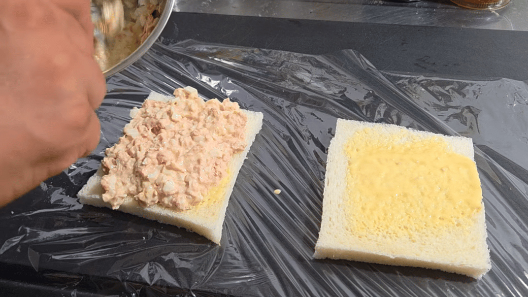 究極のツナサンドを作る人