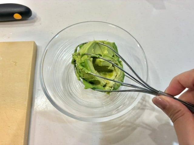 お皿にトントン