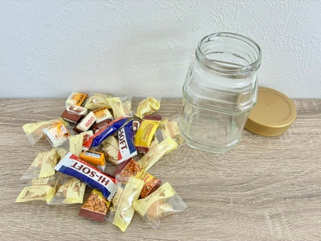 お菓子と瓶