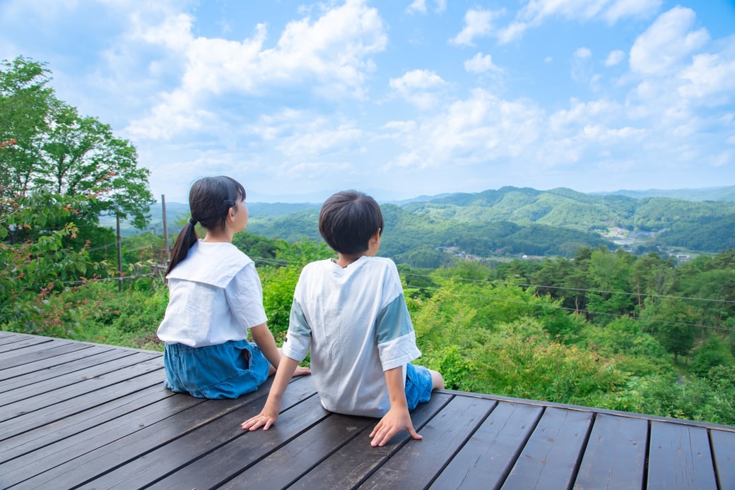 旅行中の子ども