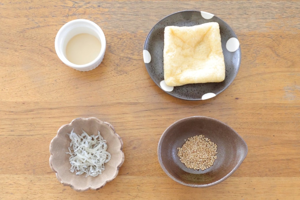 「ちりめんじゃこと油揚げのおにぎり」